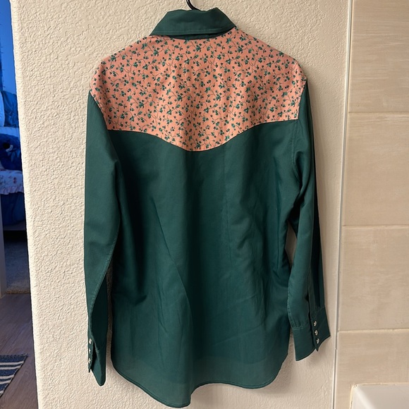 Vintage Button Up - Picture 2 of 3